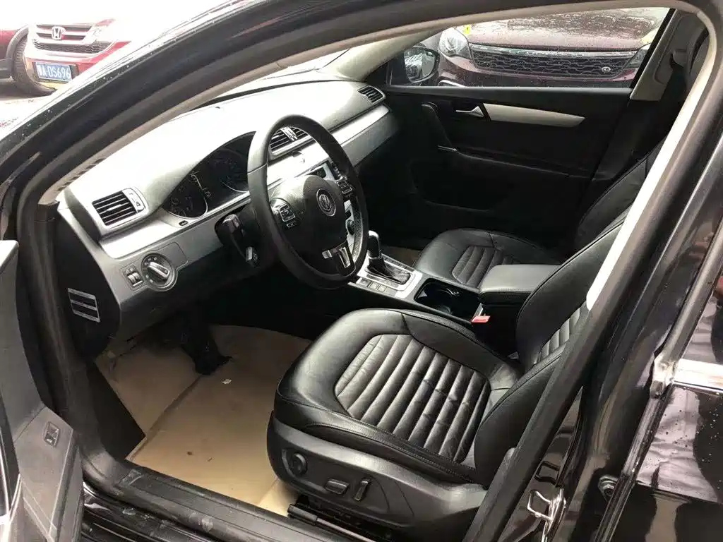 VOLKSWAGEN MAGOTAN 2014