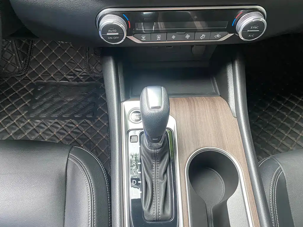 NISSAN TEANA 2022