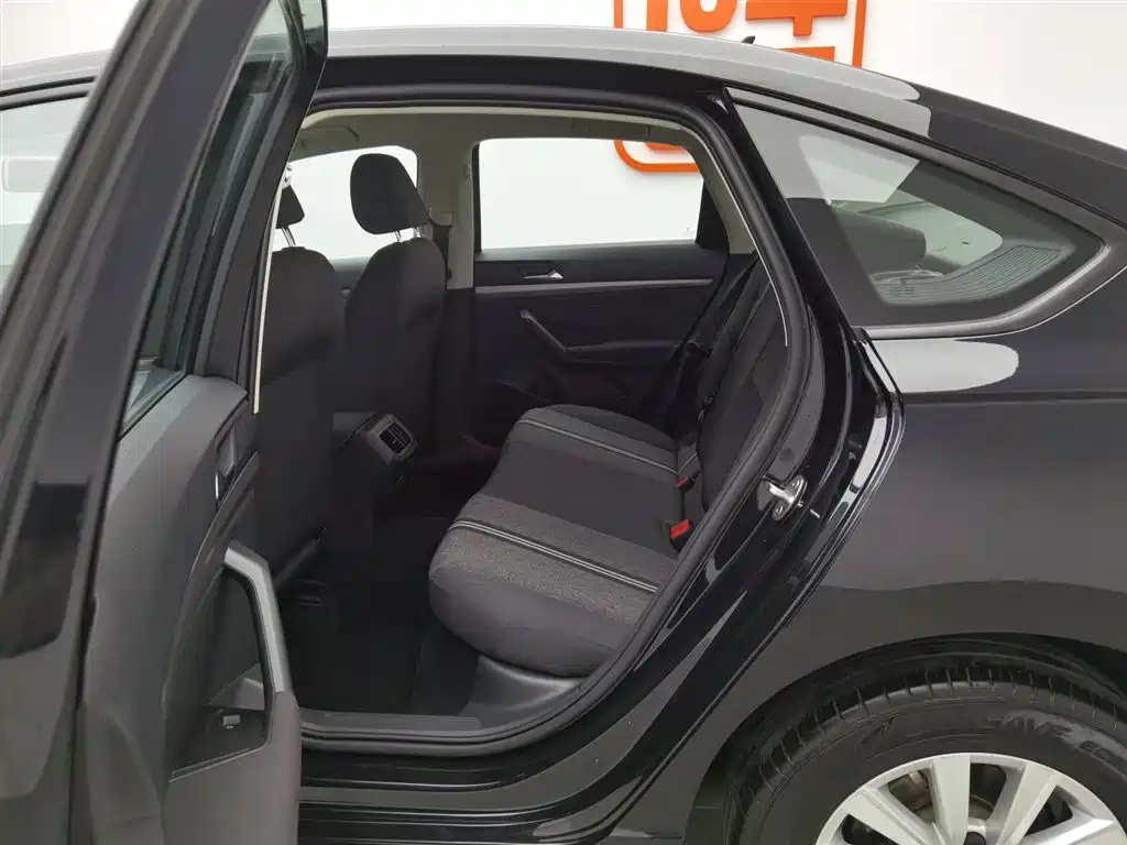 VOLKSWAGEN LAVIDA 2019