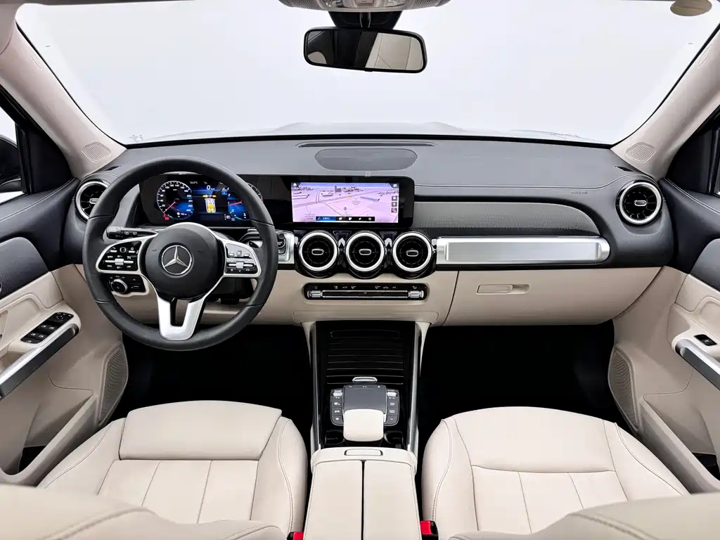 MERCEDES BENZ GLB 2023