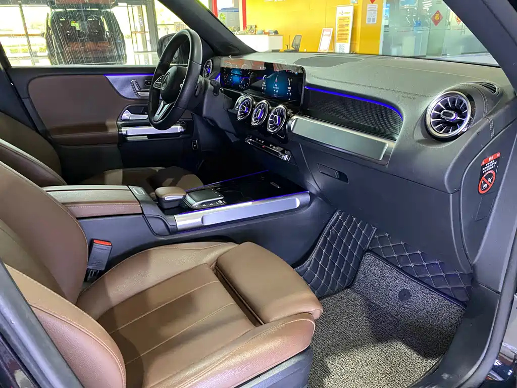 MERCEDES BENZ GLB 2021