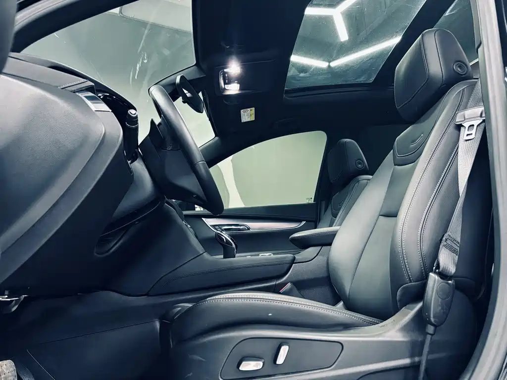 CADILLAC XT6 2021