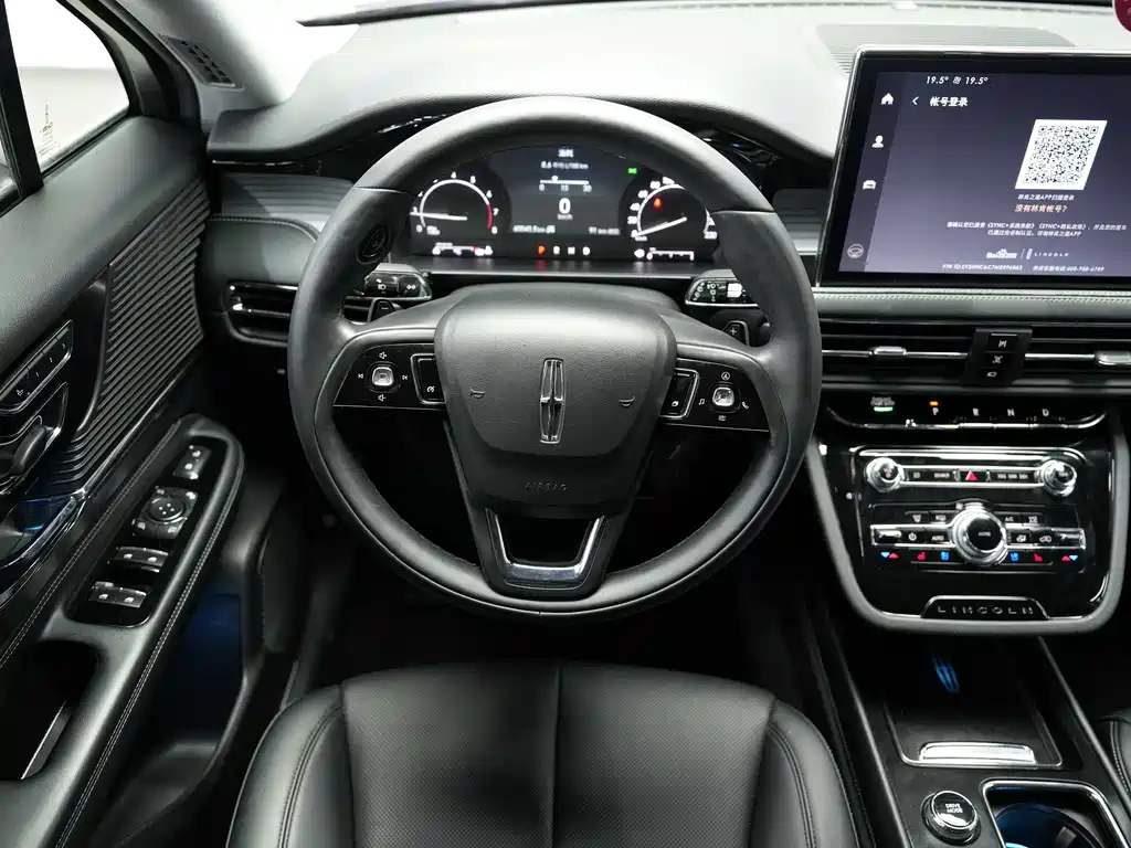LINCOLN ADVENTURER 2021
