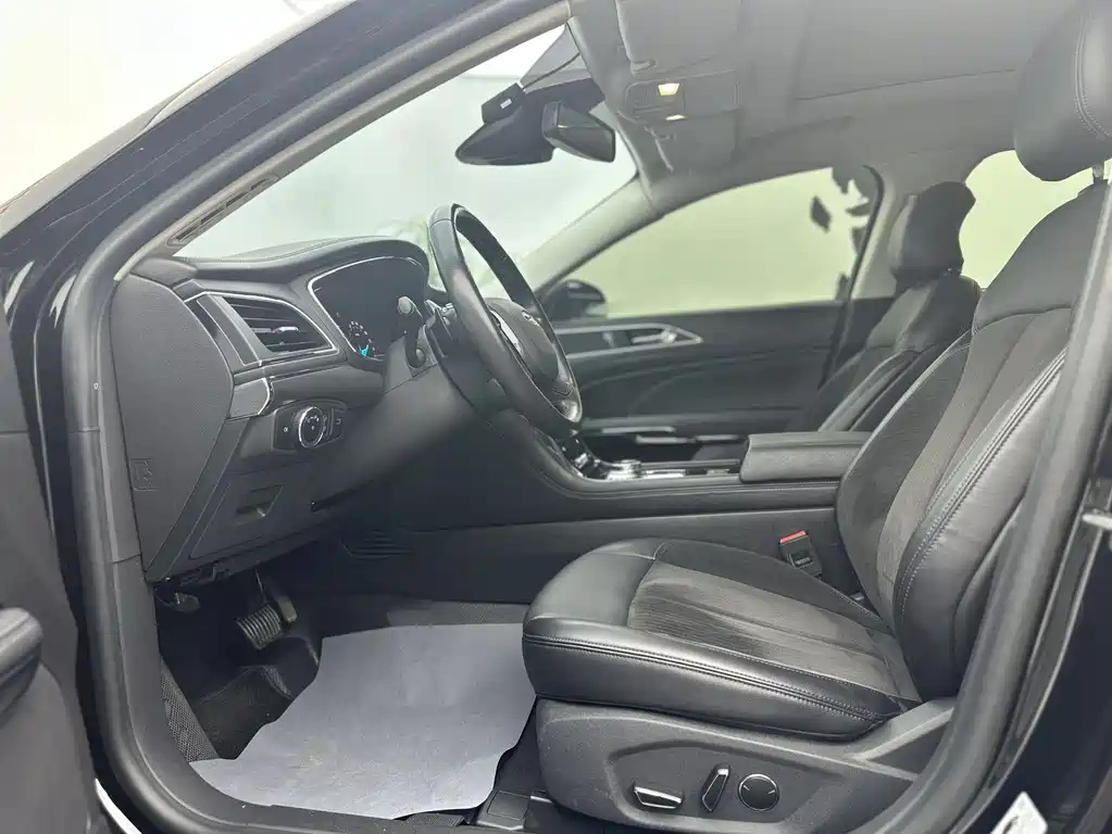 FORD TAURUS 2019