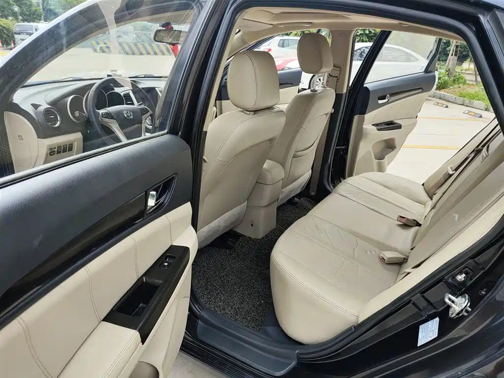 CHANGAN EADO 2014
