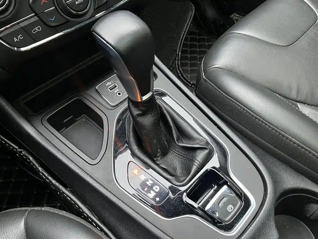 JEEP CHEROKEE 2019