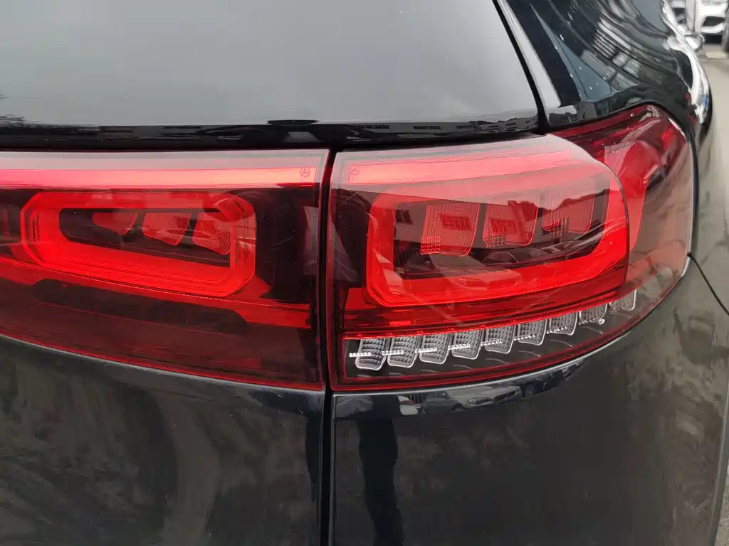 MERCEDES BENZ GLB 2022