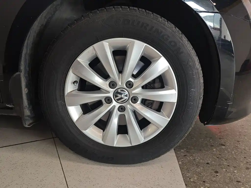 VOLKSWAGEN PASSAT 2014