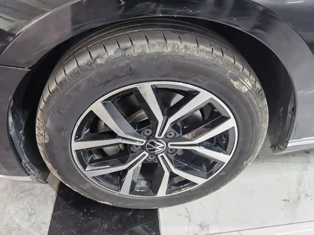VOLKSWAGEN MAGOTAN 2021