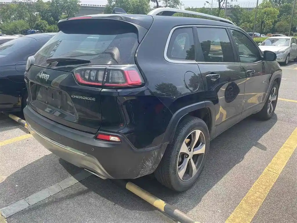 JEEP CHEROKEE 2020