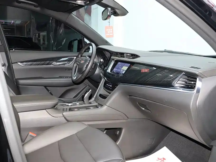CADILLAC XT6 2021