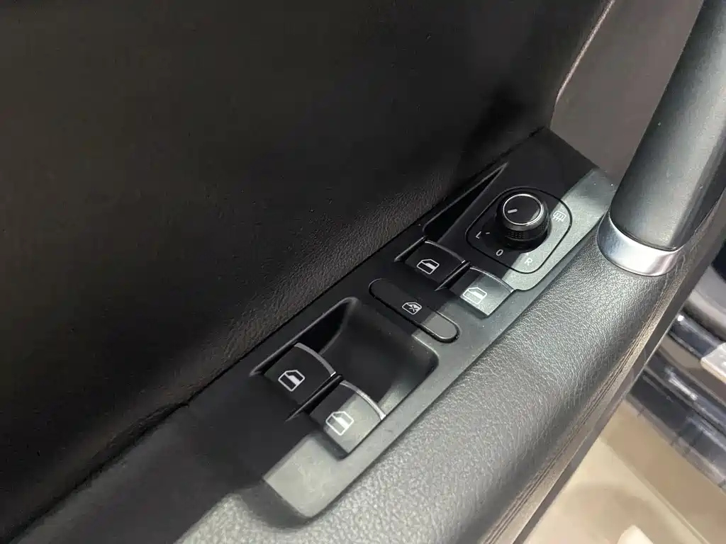 VOLKSWAGEN MAGOTAN 2016