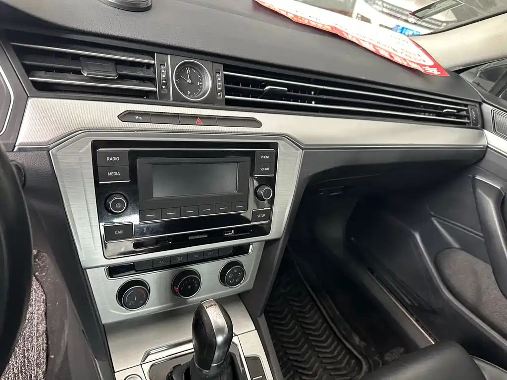 VOLKSWAGEN MAGOTAN 2020