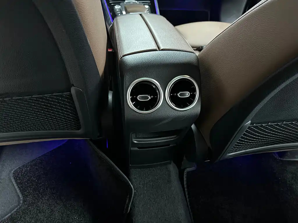 MERCEDES BENZ GLB 2024
