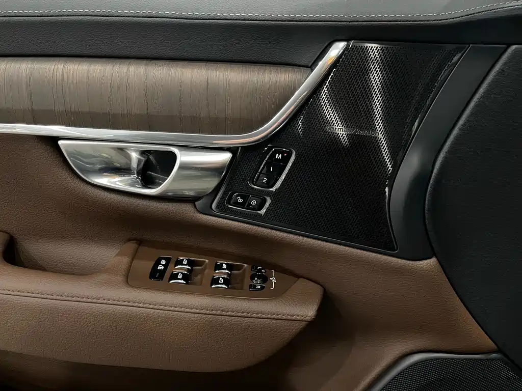VOLVO S90 2022