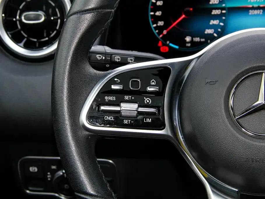 MERCEDES BENZ GLB 2023