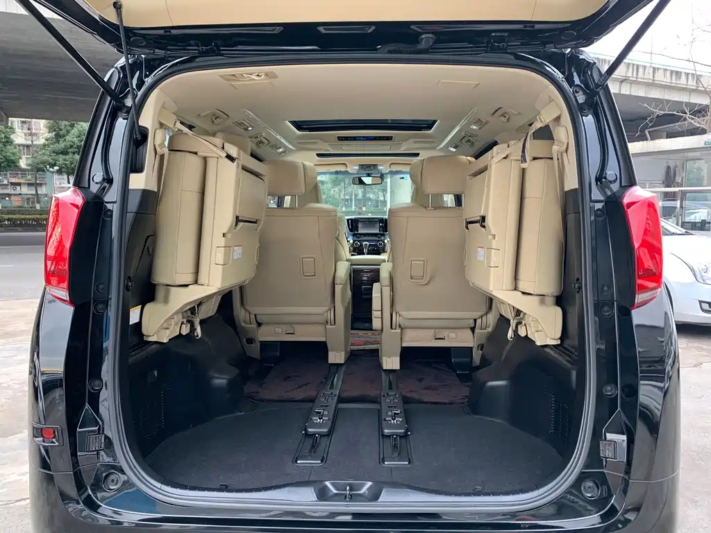 TOYOTA ALPHARD 2019