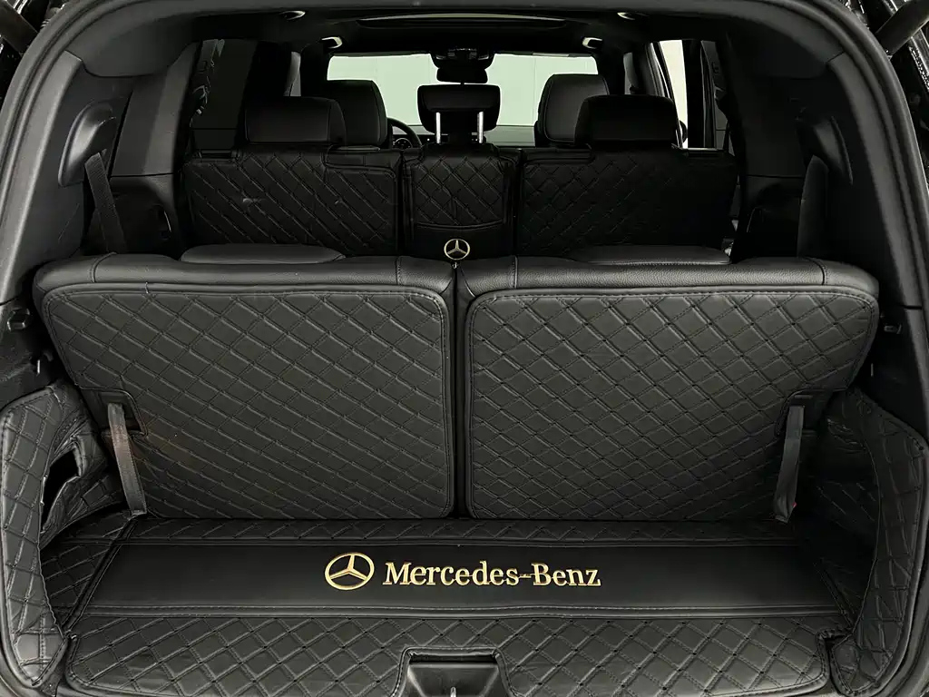 MERCEDES BENZ GLB 2023