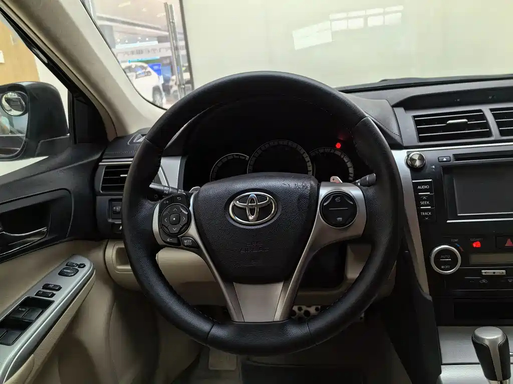 TOYOTA CAMRY 2013