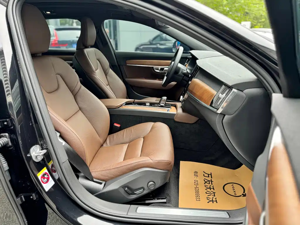 VOLVO S90 2022