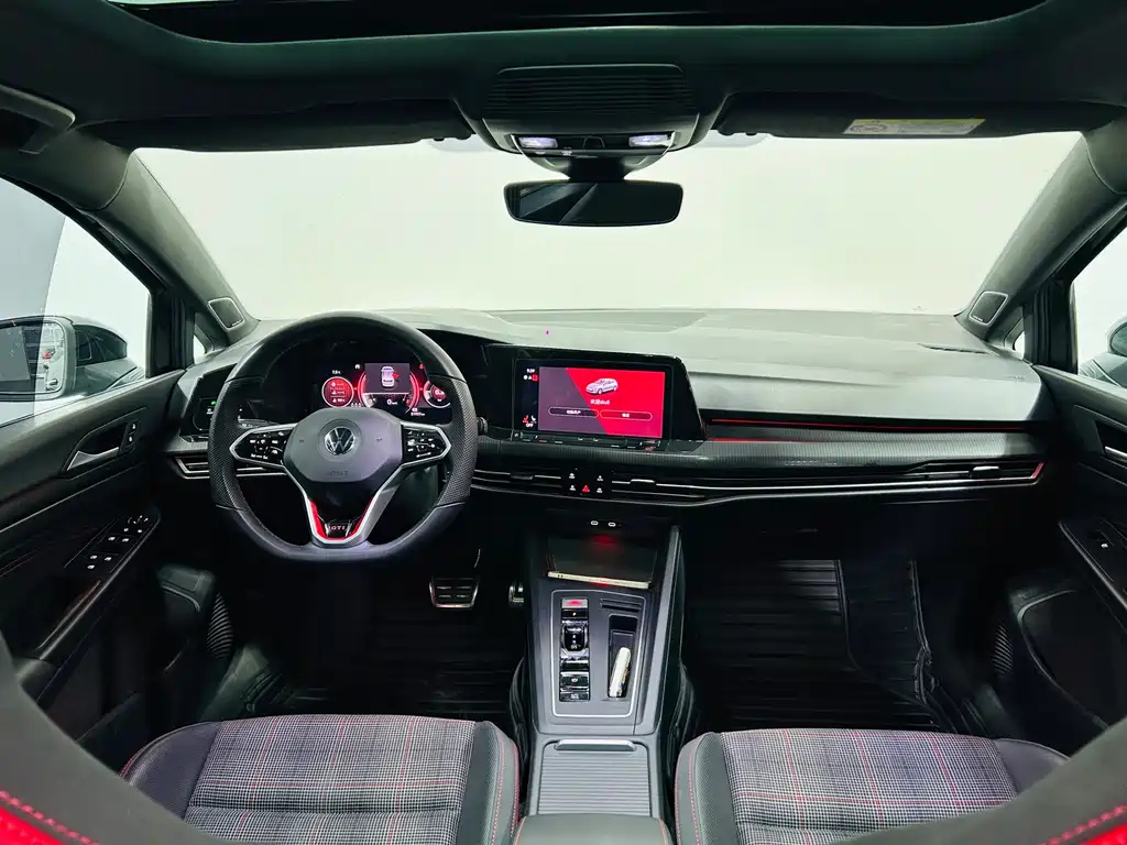 VOLKSWAGEN GOLF 2021