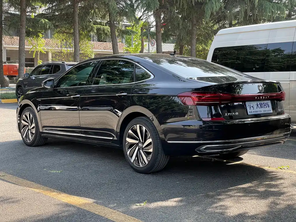 VOLKSWAGEN PASSAT 2022
