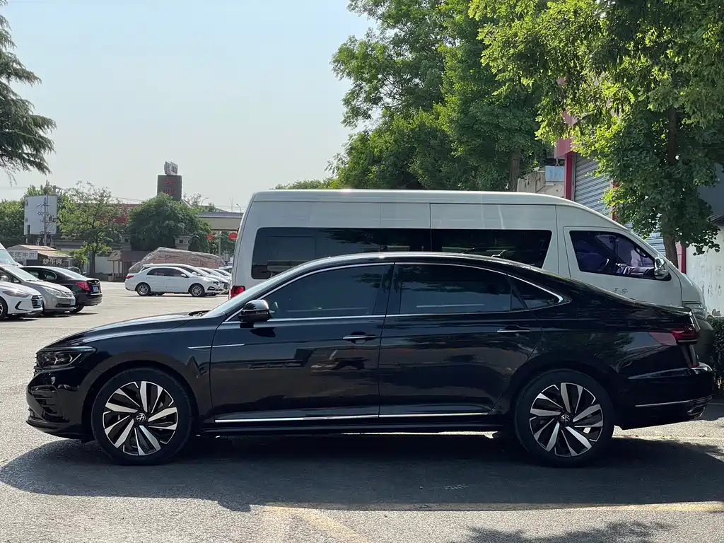VOLKSWAGEN PASSAT 2022