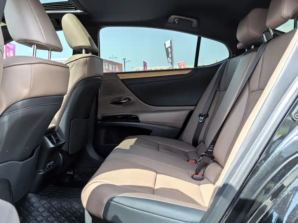 LEXUS ES 2022
