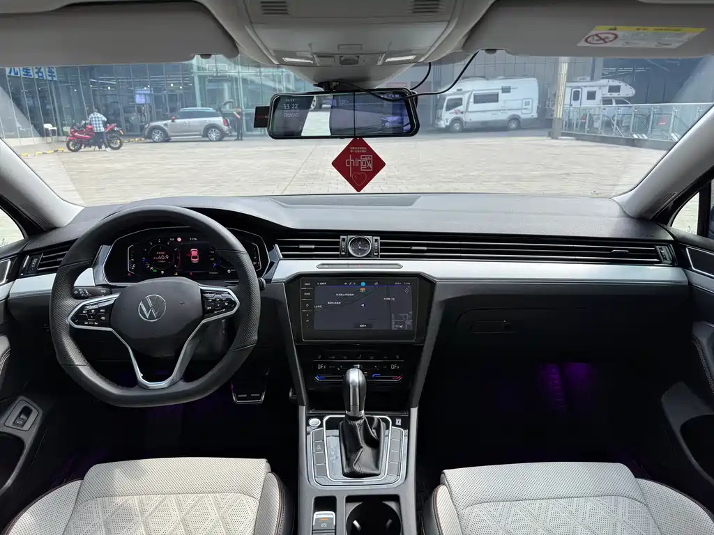 VOLKSWAGEN MAGOTAN 2023