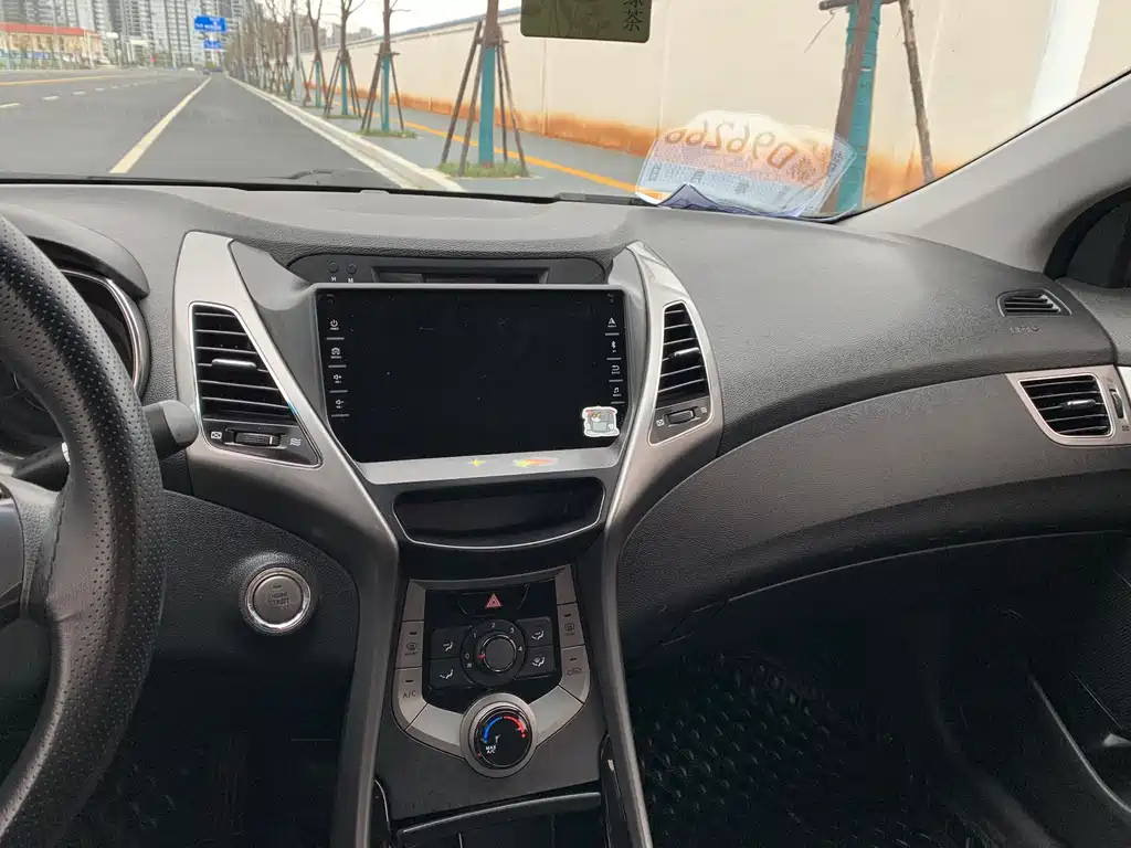 HYUNDAI ELANTRA 2013