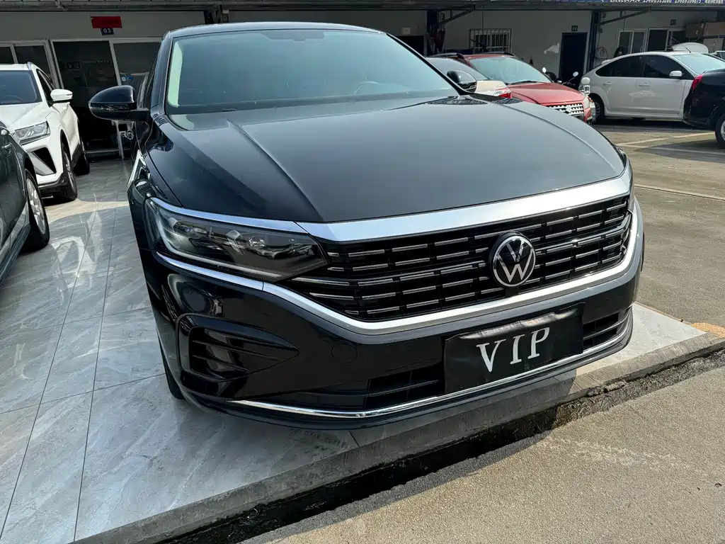 VOLKSWAGEN PASSAT 2022