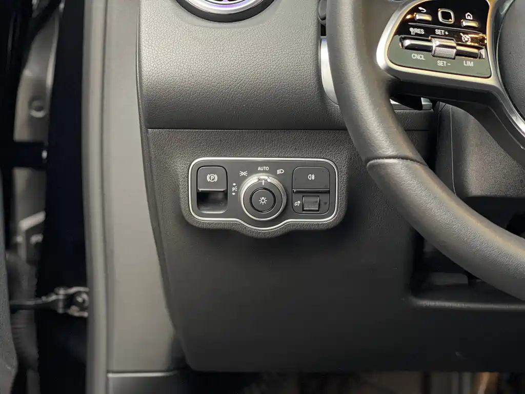 MERCEDES BENZ GLB 2022