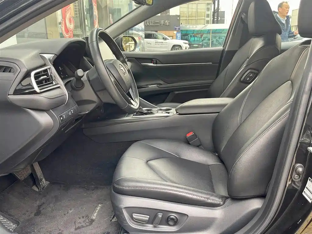 TOYOTA CAMRY 2021