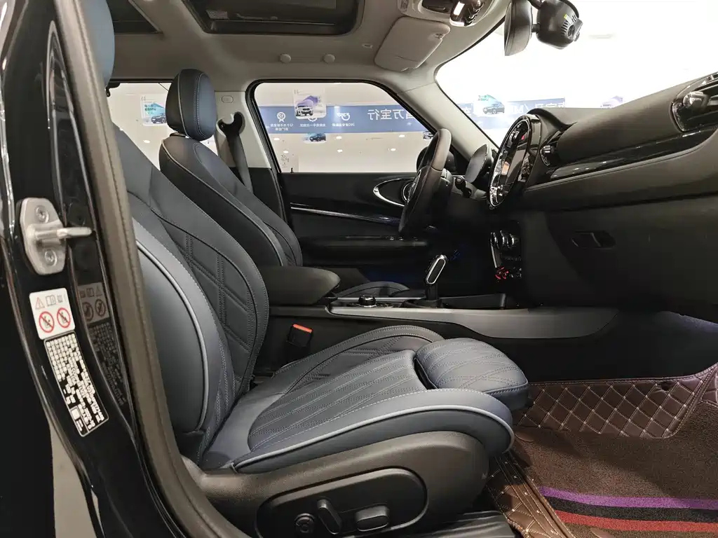 MINI CLUBMAN 2023