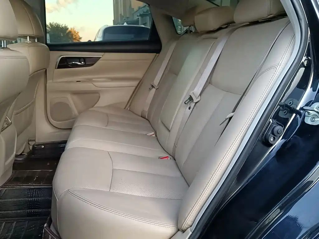 NISSAN TEANA 2016