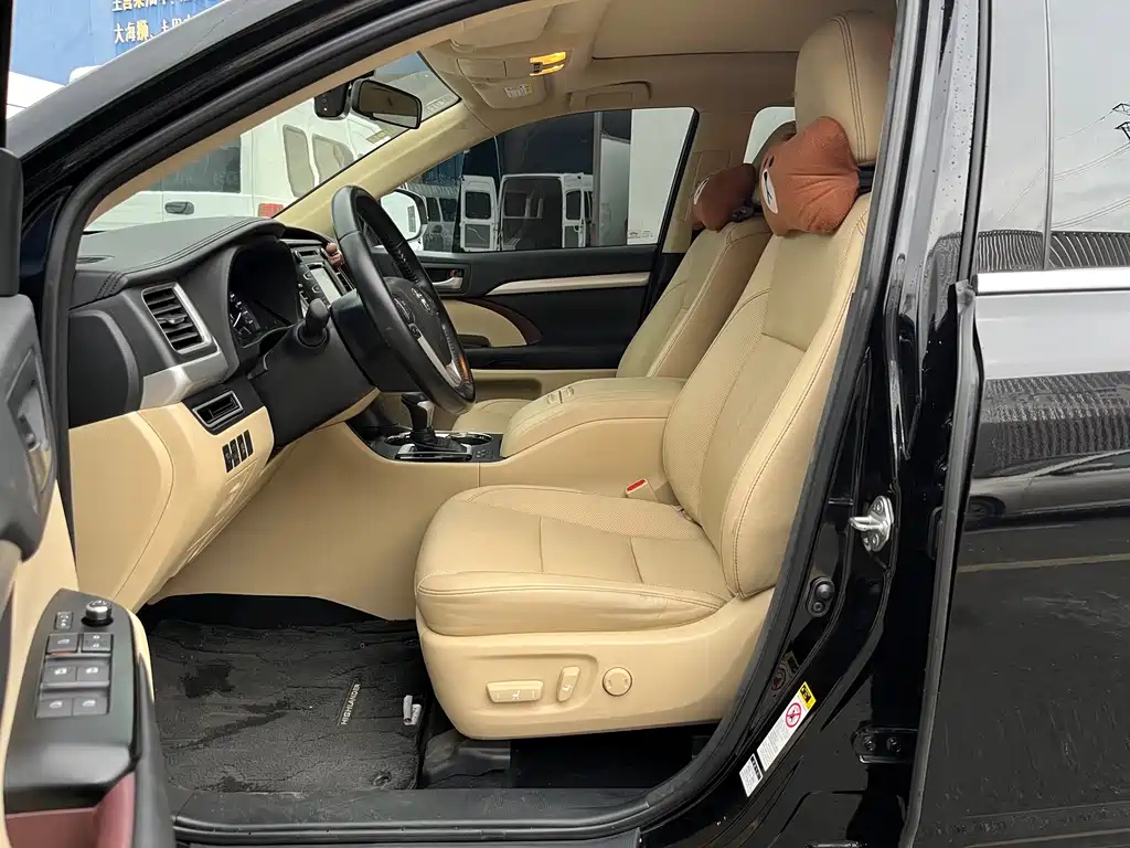 TOYOTA HIGHLANDER 2017