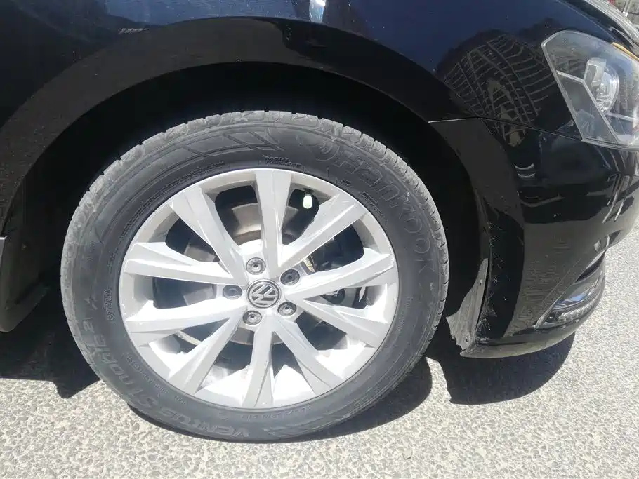 VOLKSWAGEN LAVIDA 2017