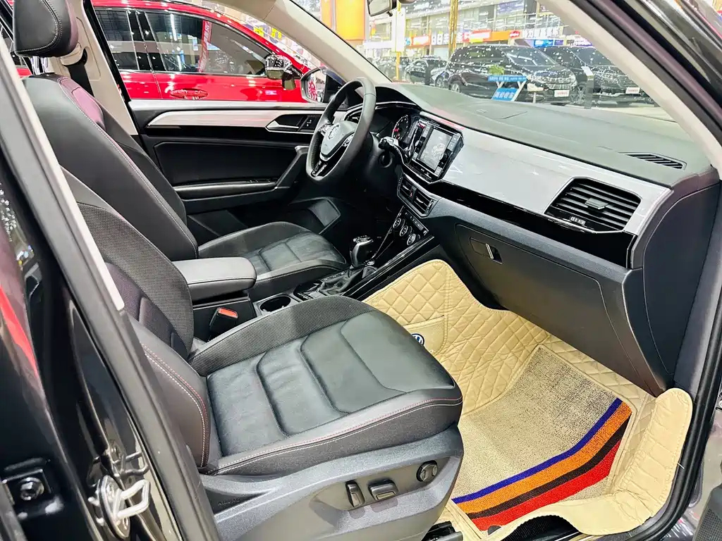 VOLKSWAGEN TAYRON 2020