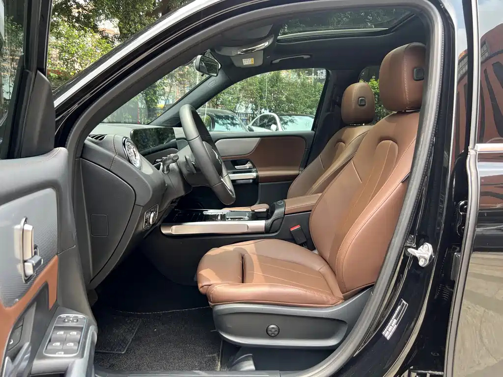 MERCEDES BENZ GLB 2023