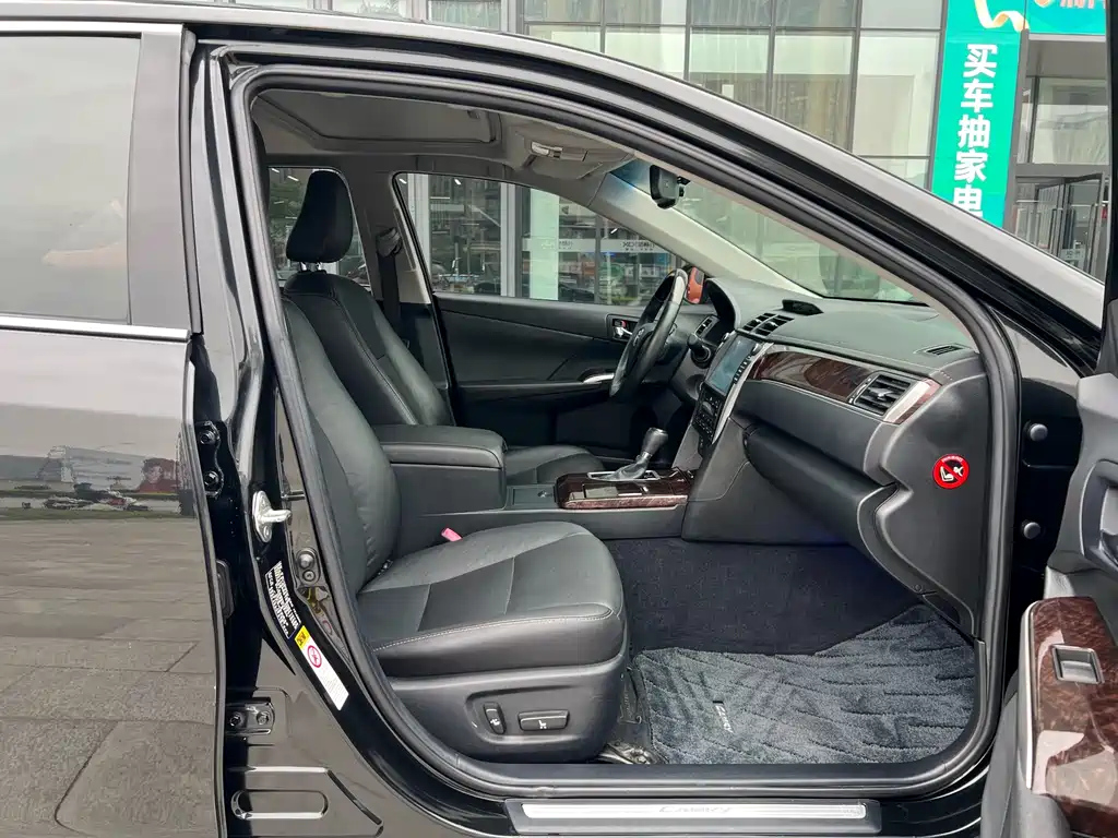 TOYOTA CAMRY 2017