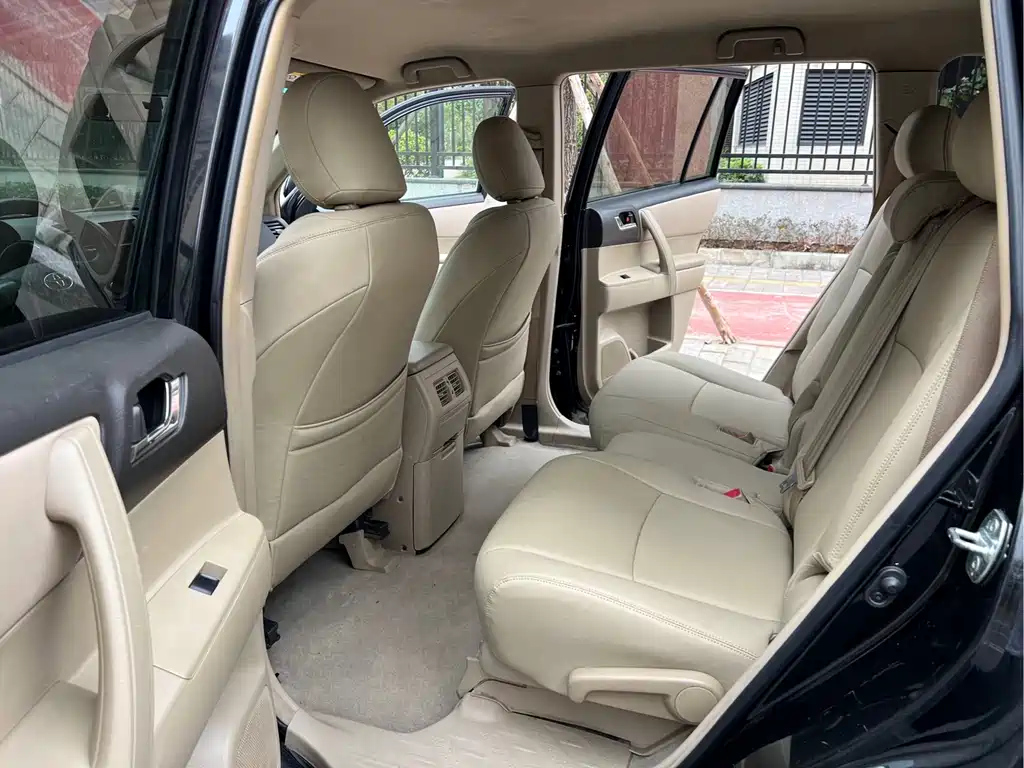 TOYOTA HIGHLANDER 2015