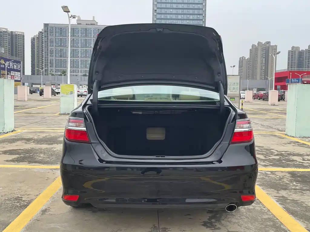 TOYOTA CAMRY 2016