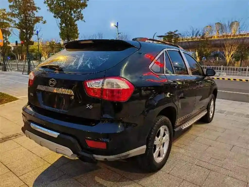 BYD S6 2013