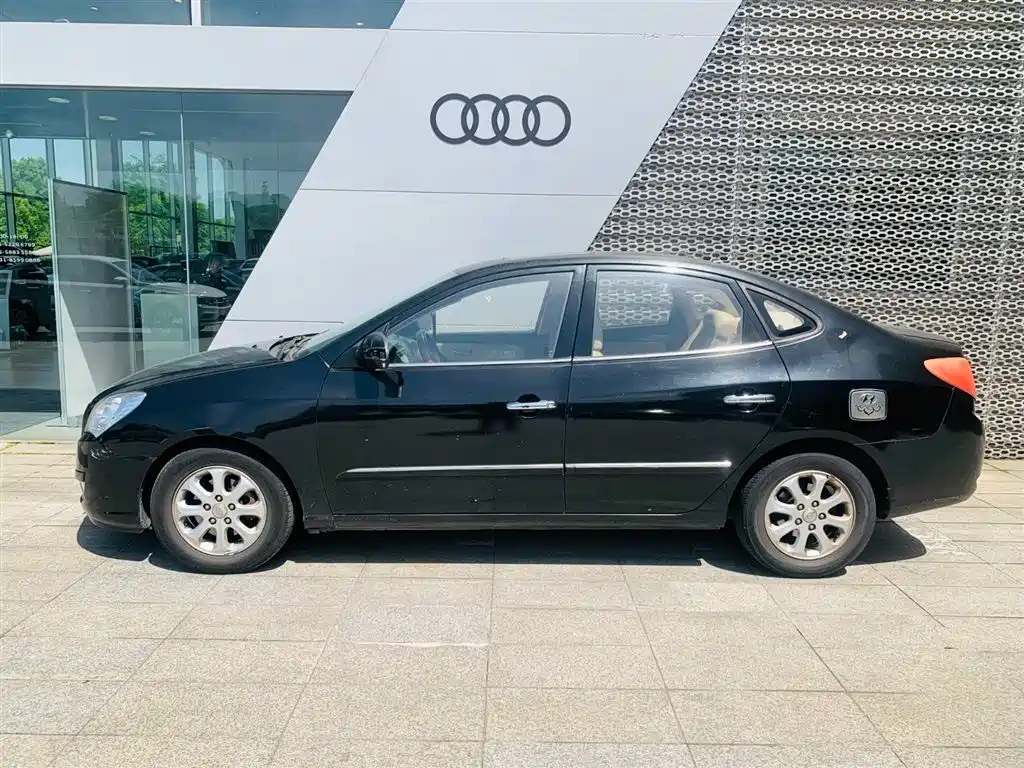 HYUNDAI CELESTA 2009