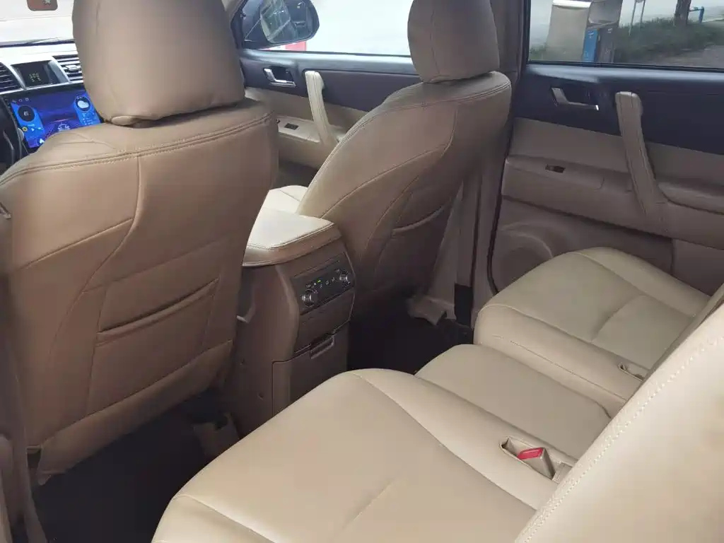TOYOTA HIGHLANDER 2014
