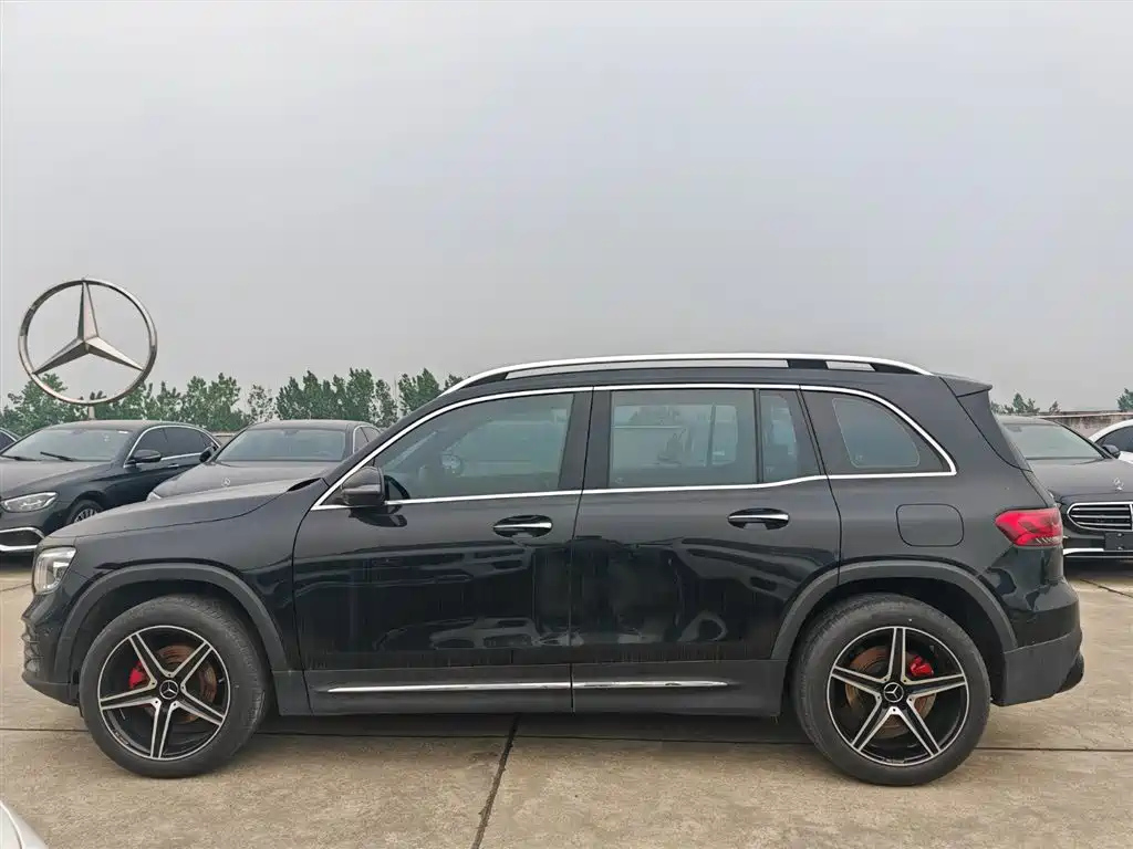 MERCEDES BENZ GLB 2021