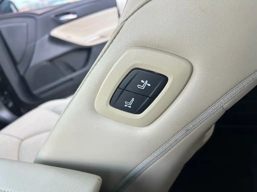 TOYOTA AVALON 2020