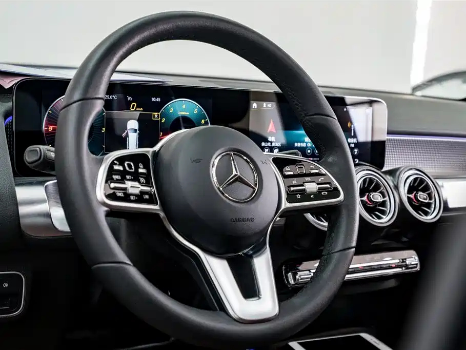 MERCEDES BENZ GLB 2021