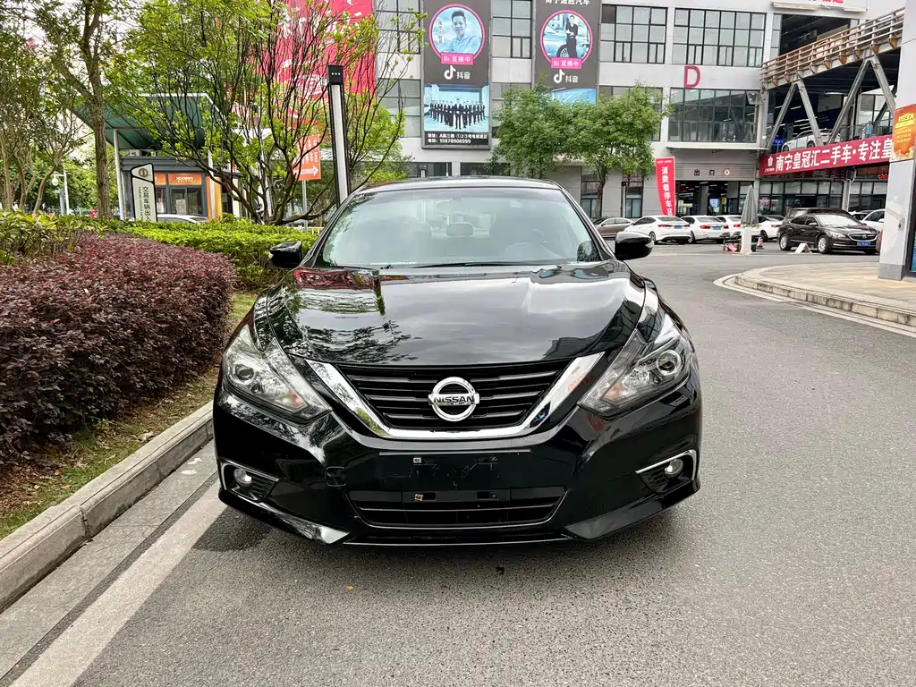 NISSAN TEANA 2018