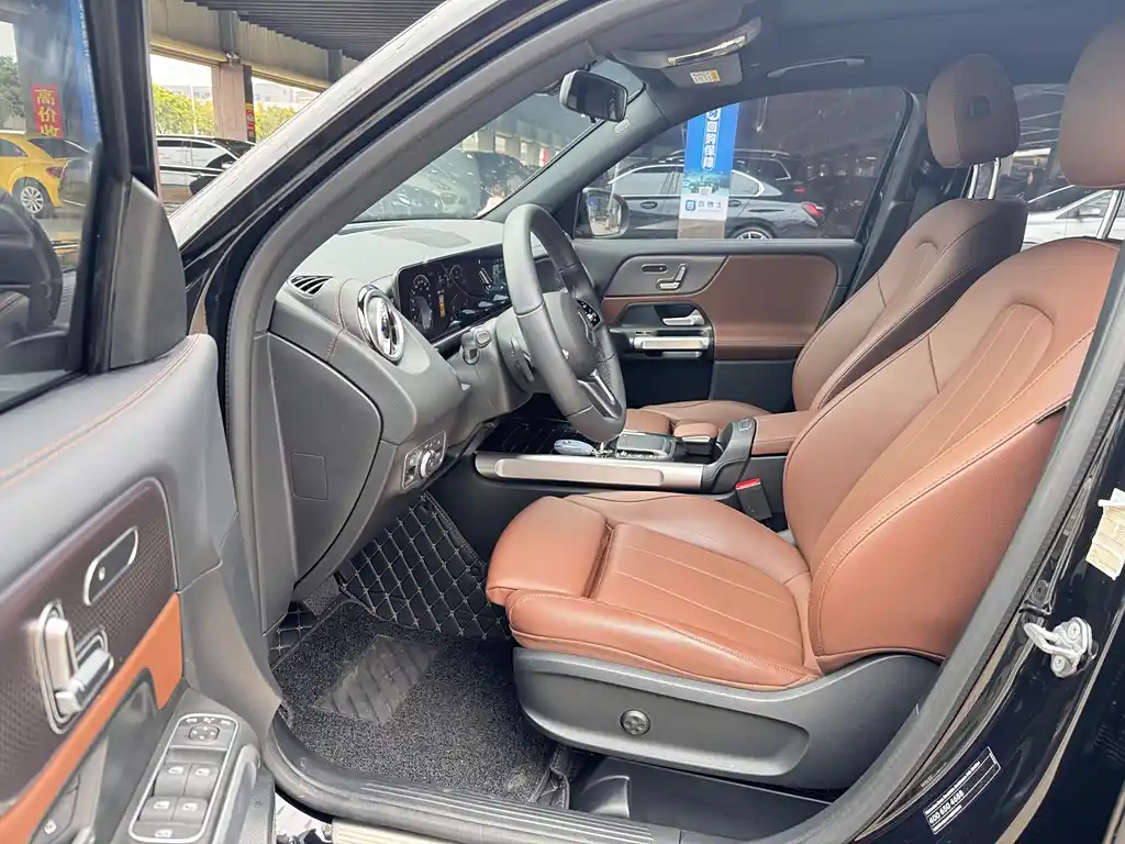 MERCEDES BENZ GLB 2023